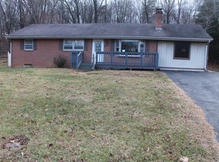 5421 Yale Dr, Salem, VA 24153