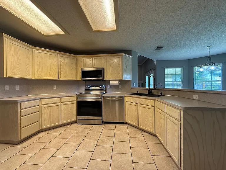 3501 Grandview Dr — Photo 5