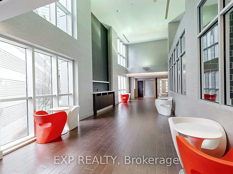 8 York St #2404 — Photo 27