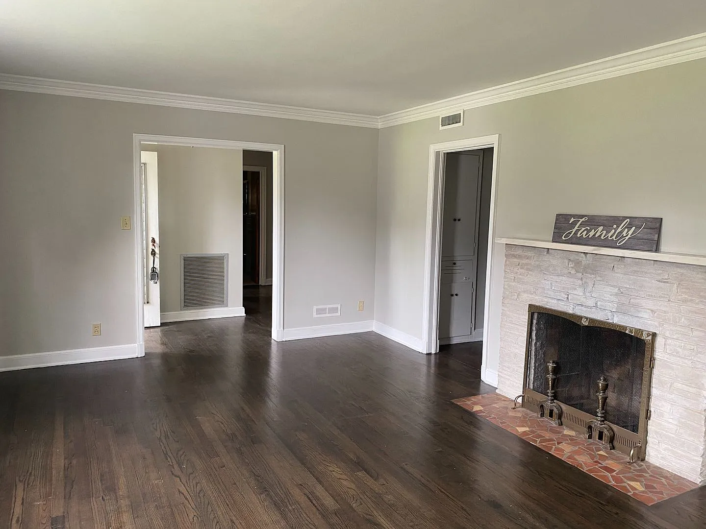 Large Beautiful Space — Photo 3