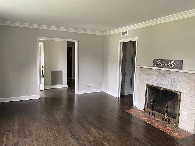 2915 Ashley Ave — Photo 3