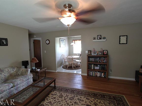 4th image of 1525 Julie Dr