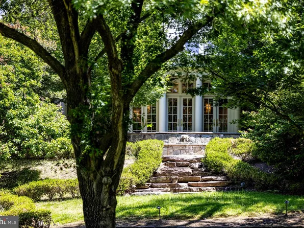 9324 Georgetown Pike, Great Falls, VA 22066