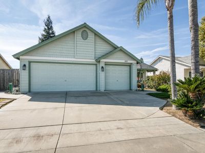 5817 W Corona Ave, Fresno, CA, 93722