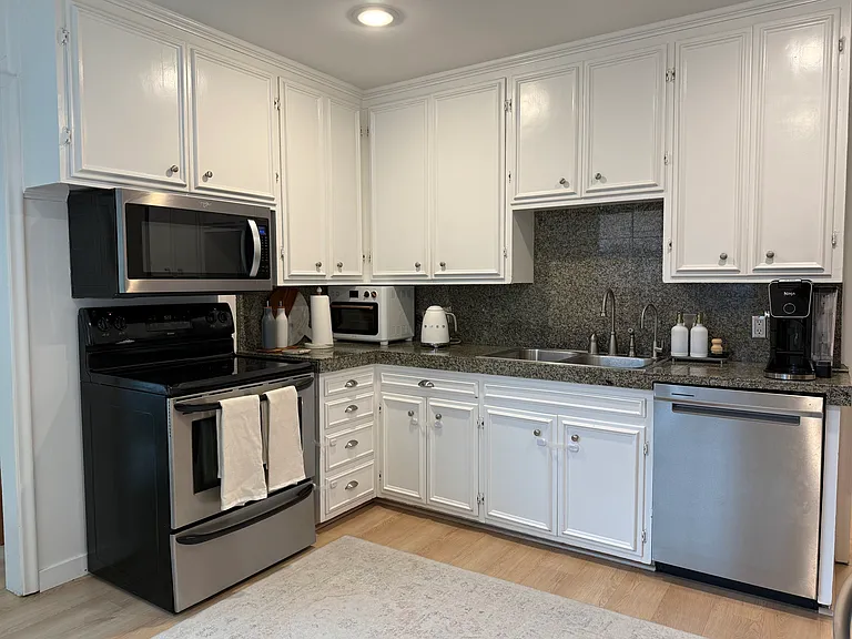 1869 E Bryan Ave — Photo 5