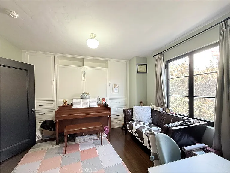 580 S Berkeley Ave — Photo 19