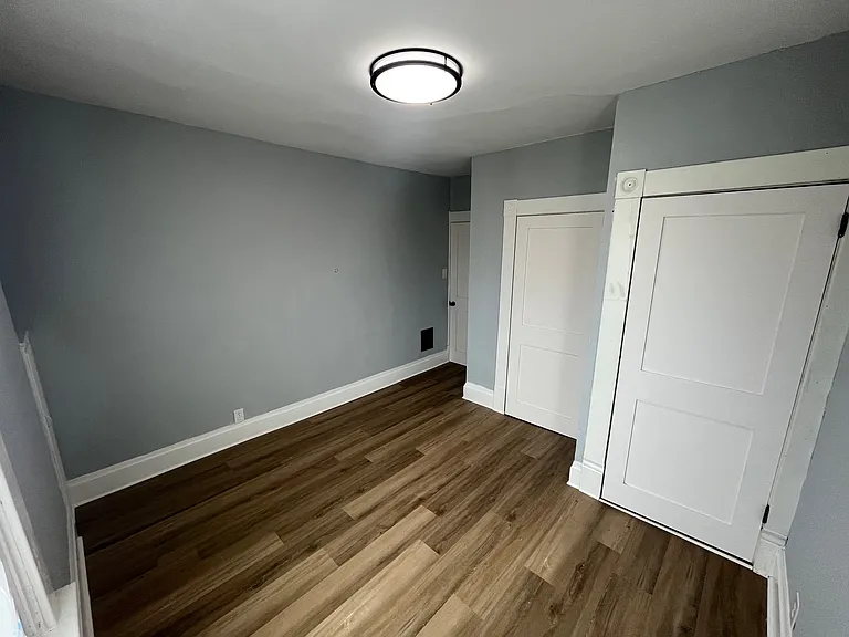 969 Wilson Ave — Photo 17