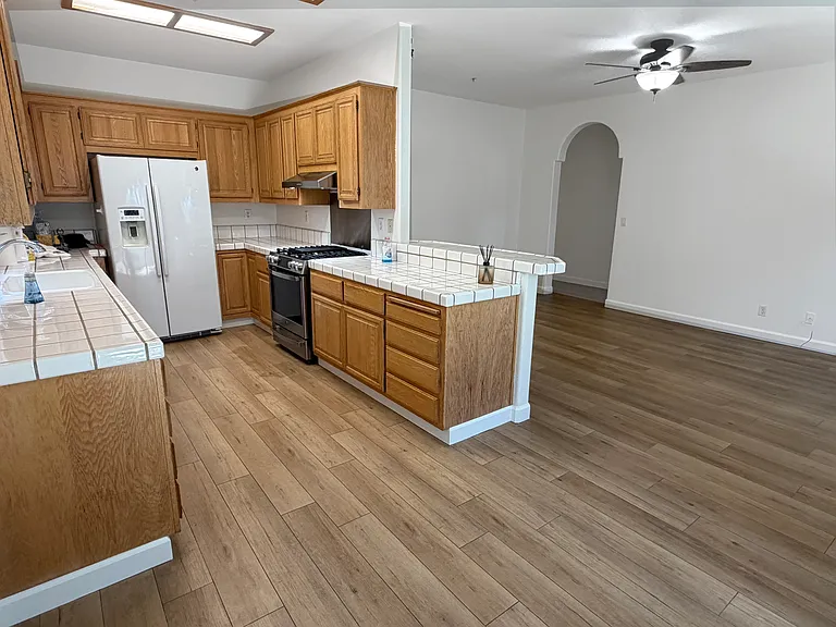 2117 Devonshire Dr — Photo 6