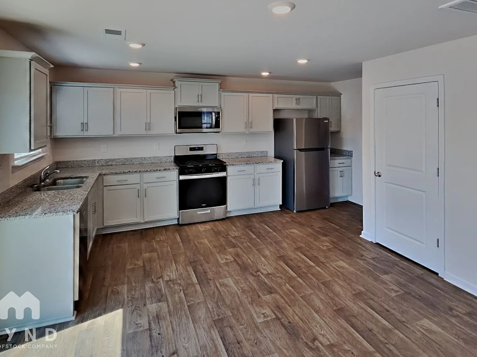 4 bed, 2.5 bath, 1613 sqft, $2,025 — Photo 4