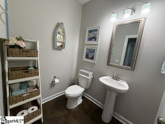 5th image of 212 Arborwalk Ct