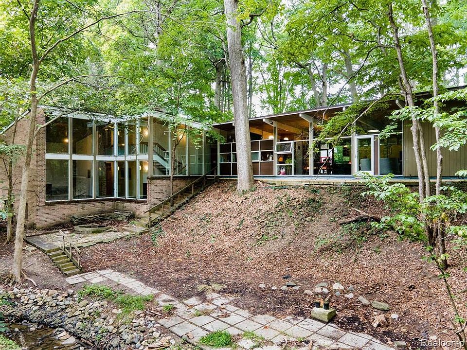 24321 Mulberry Ct, Southfield, MI 48033 Zillow