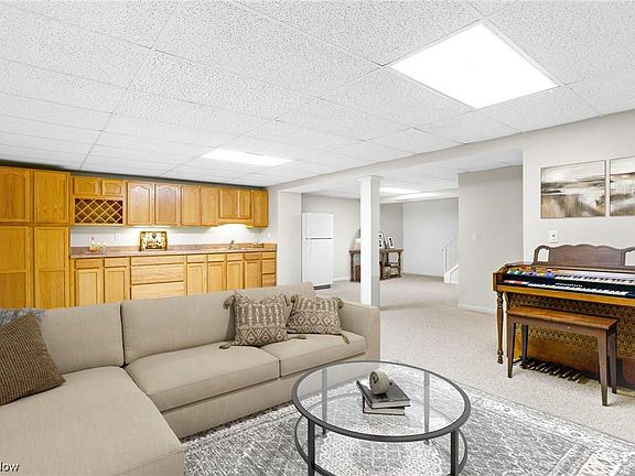 5th image of 4044 Sandview Dr