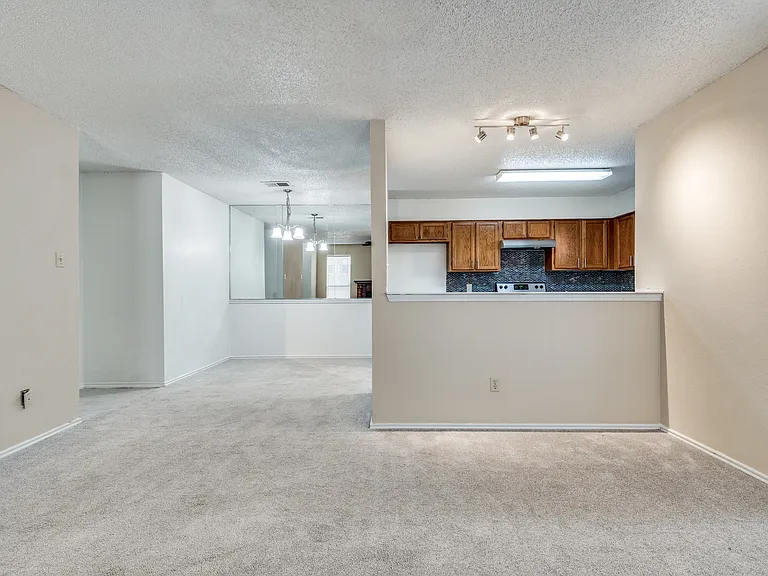 2617 Isbella Dr — Photo 8