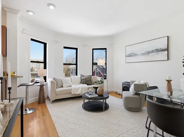 18 Atwood Sq #3, Boston, MA 02130