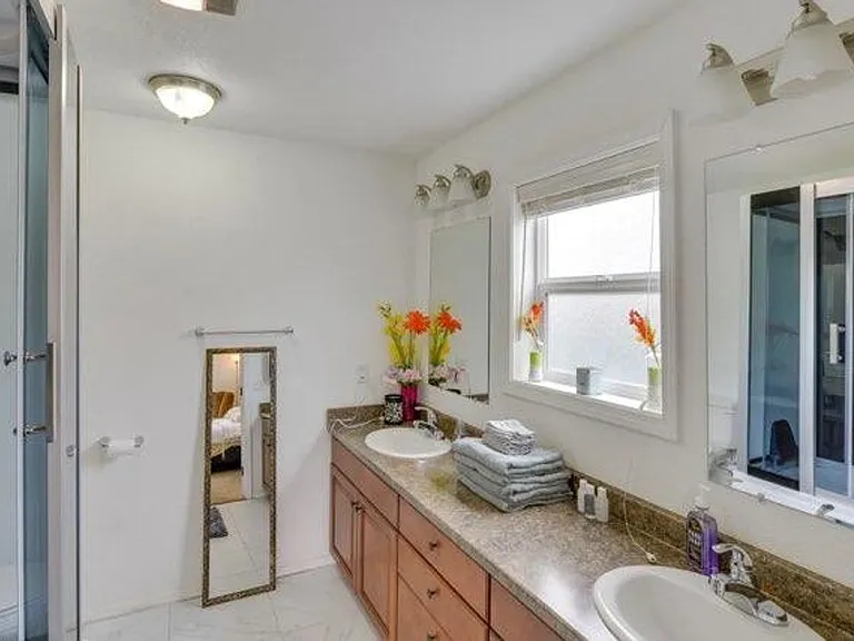1680 Arlington Dr — Photo 9