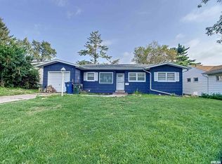 1722 W Hayes St, Davenport, IA 52804