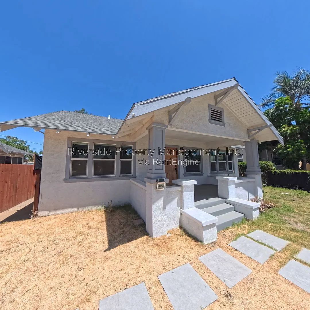 3 bed, 1.0 bath, 1156 sqft, $2,995 — Photo 2