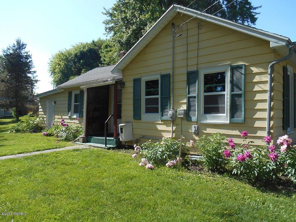 217 Pleasant Ave SE, Caledonia, MI 49316 Zillow