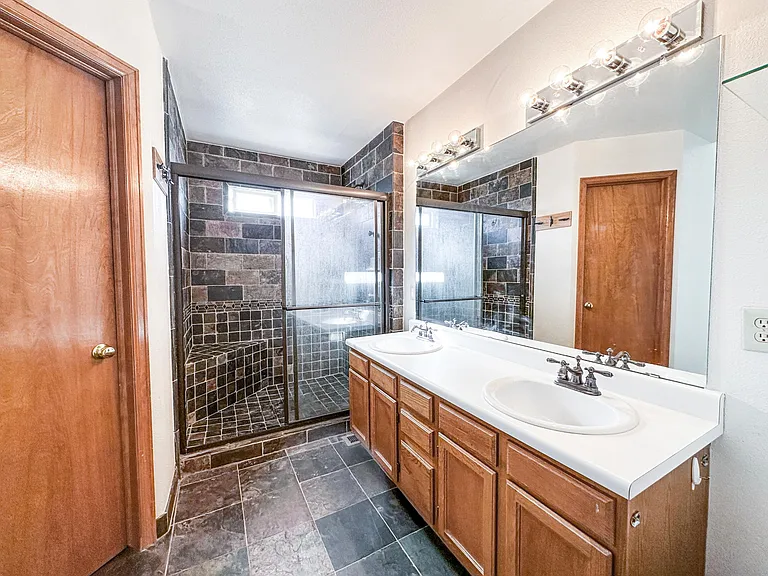 9806 Foxhill Cir — Photo 12