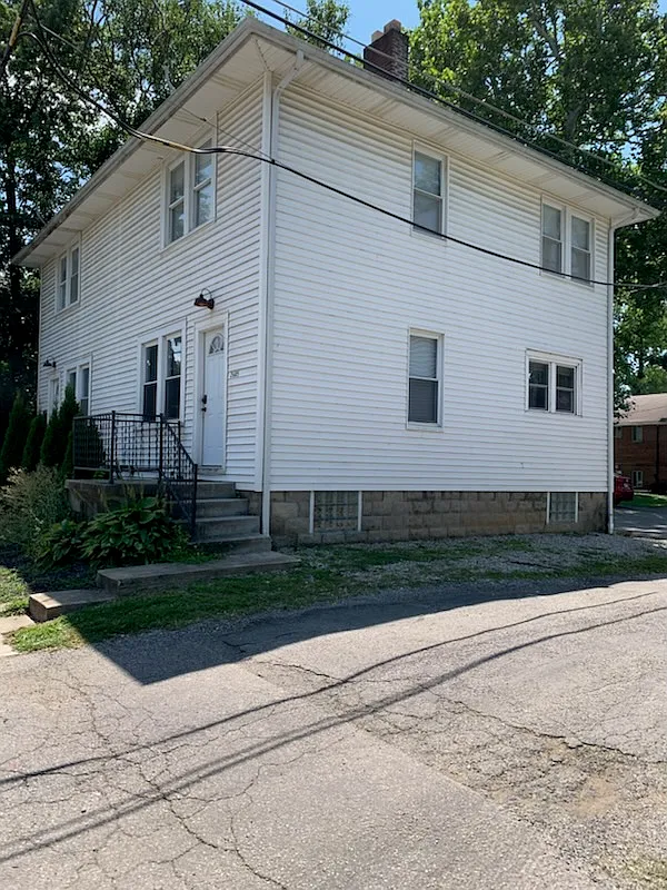 2 bed, 1.5 bath, $1,990 — Photo 2