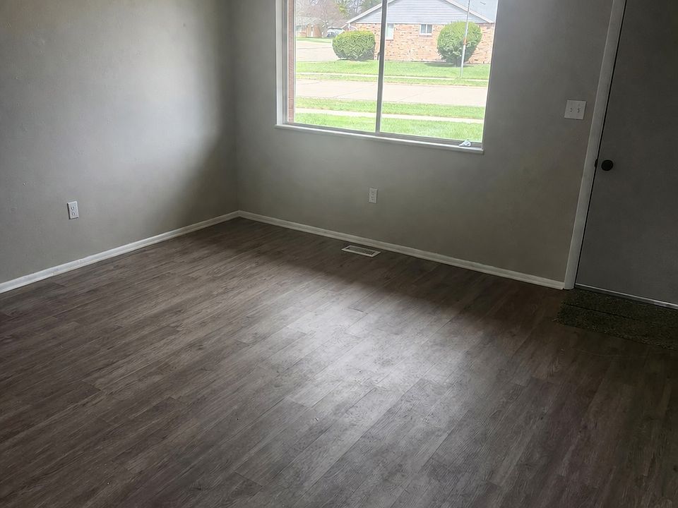 1st image of 5300 Hilgeford Dr #5304