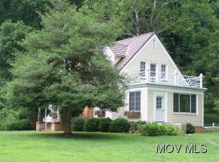 2073 Arnoldsburg Rd, Spencer, WV 25276