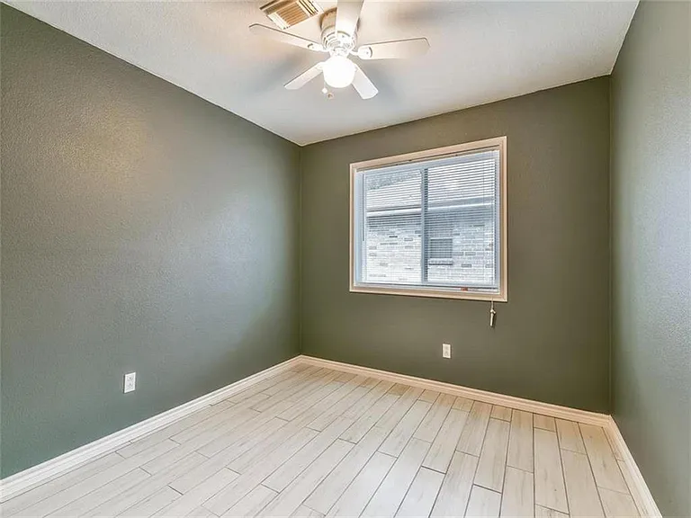 10427 Eagle Glen Dr — Photo 12