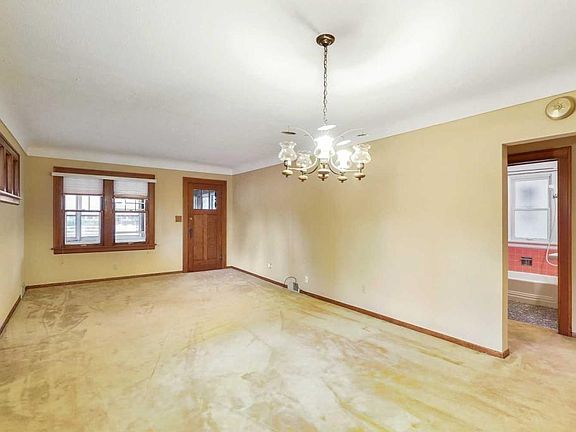 4th image of 402 5th Ave S