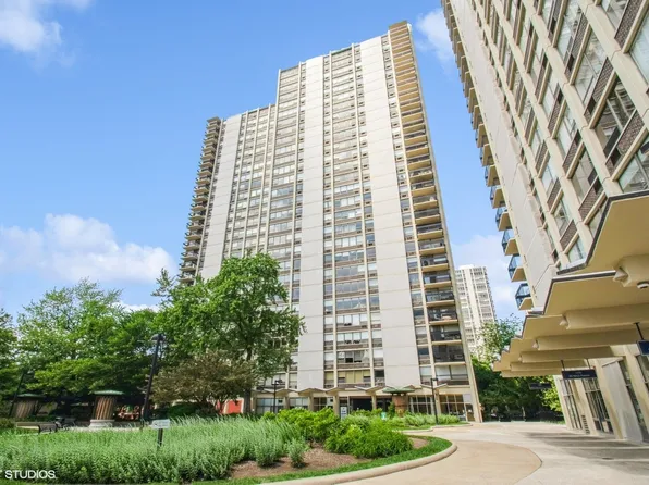 1360 N Sandburg Ter APT 901C, Chicago, IL 60610