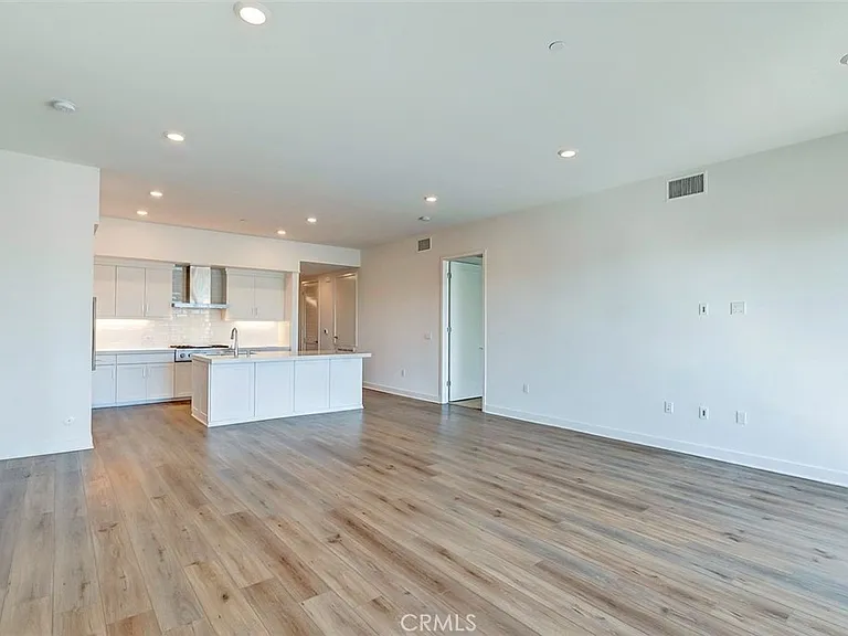4407 Rivington — Photo 7