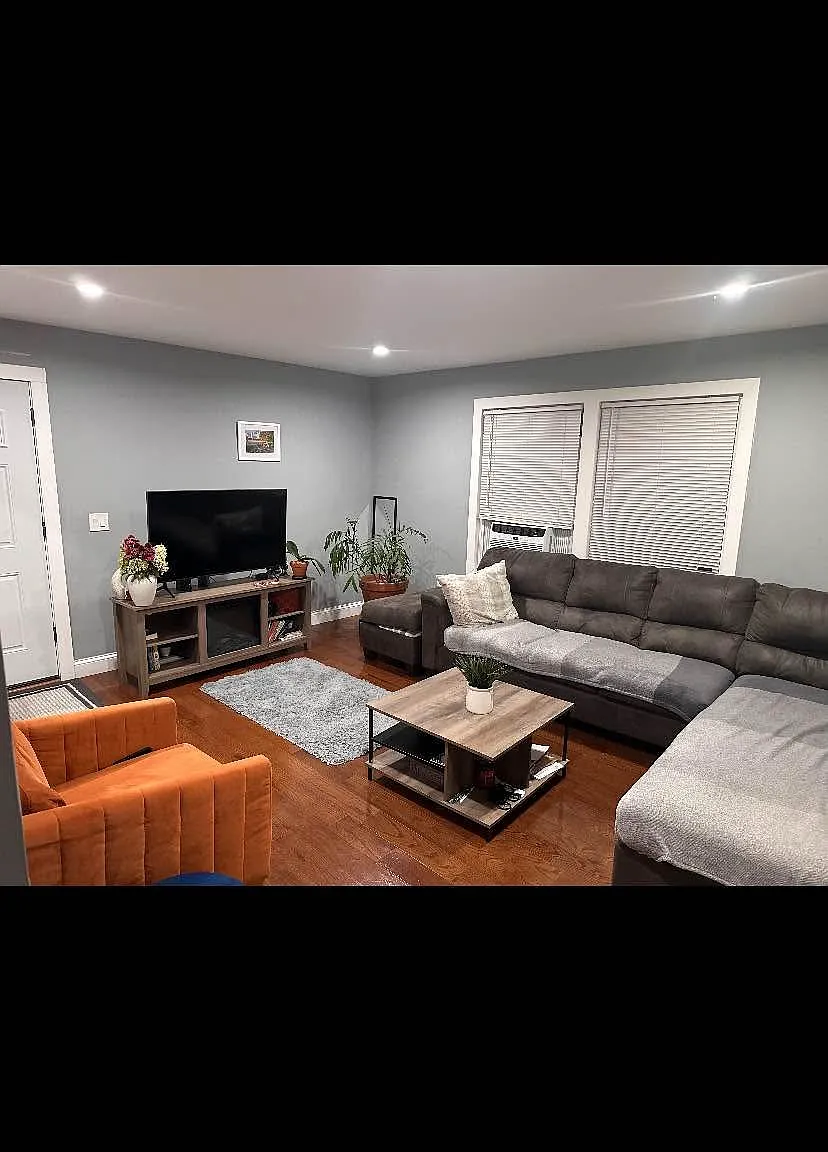 2 bed, $2,300 — Photo 1