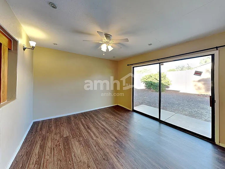 6449 S Iberia Ave — Photo 5