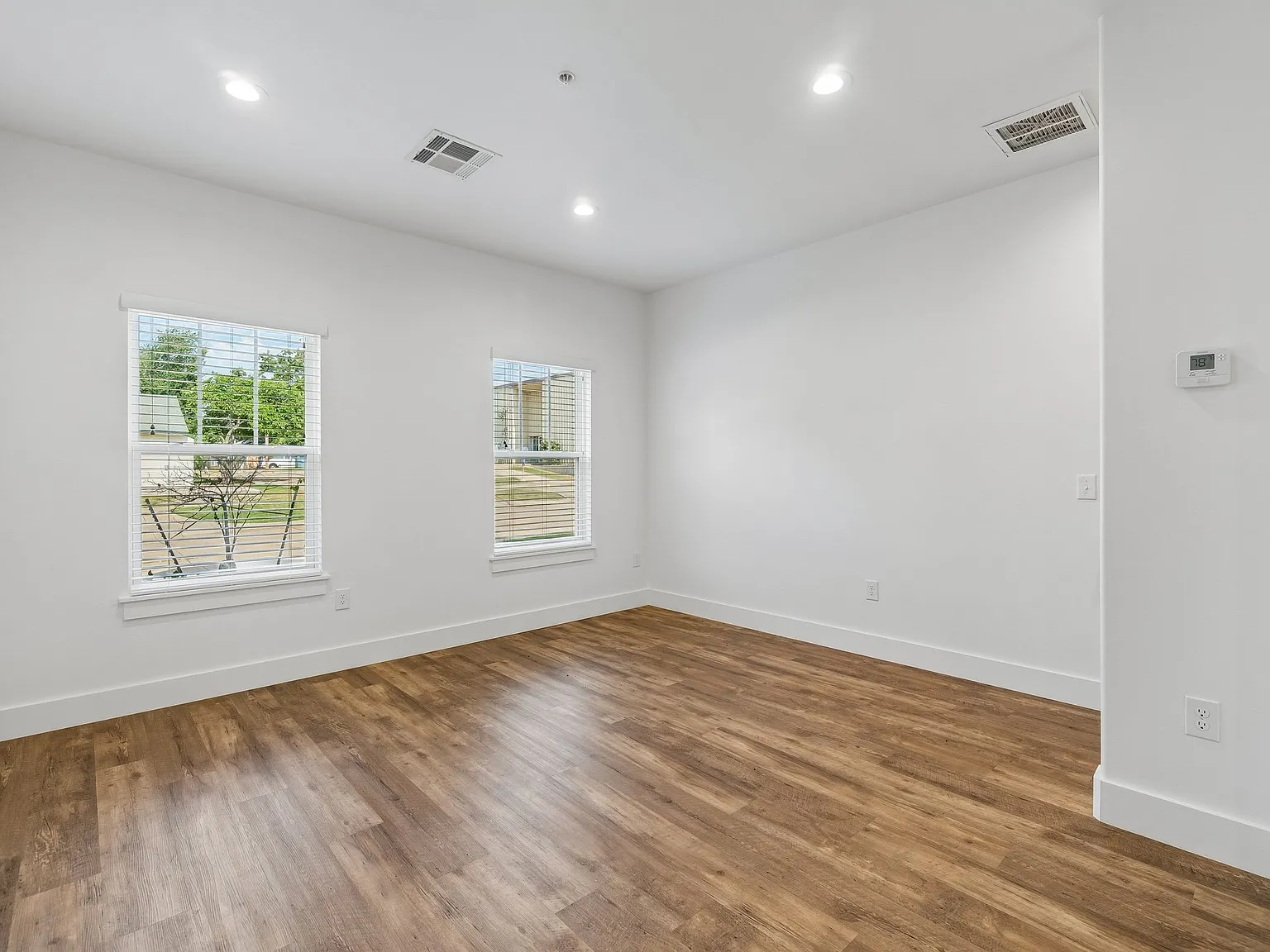 3 bed, 1604 sqft, $2,625 — Photo 3