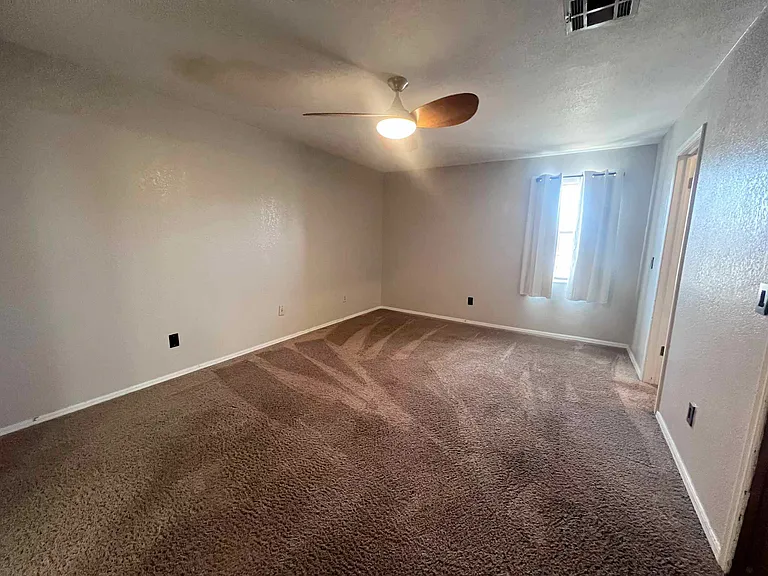 2105 NW 118th Ter — Photo 10