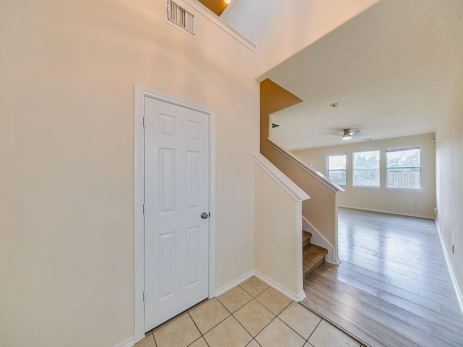 3 bed, 2.5 bath, 1683 sqft, $1,800 — Photo 3