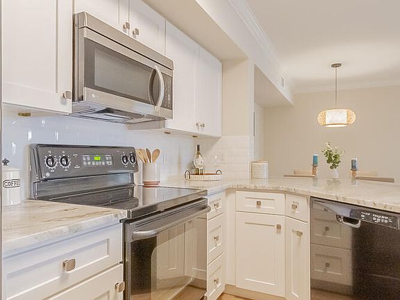 5th image of 440 TIMBERWALK Court #911