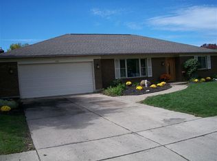 1001 Meadowrun Rd, Englewood, OH 45322