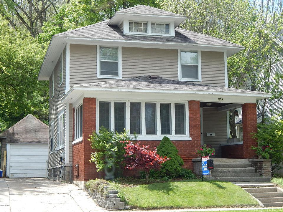 1st image of 559 Valley Ave NW