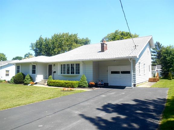 2nd image of 5 Clarkson Ave