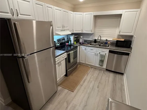 7765 SW 86th St #F2-112, Miami, FL 33143