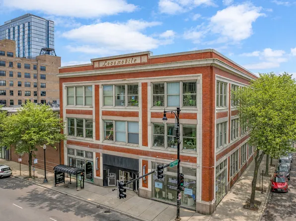 2000 S Michigan Ave APT 210, Chicago, IL 60616