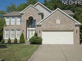 18507 Walnut Dr, Strongsville, OH