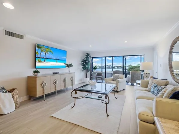 3430 Gulf Shore BLVD N #2E, NAPLES, FL 34103