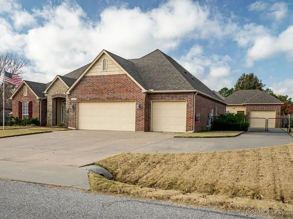 10548 S 214 East Ave, Broken Arrow, OK 74014