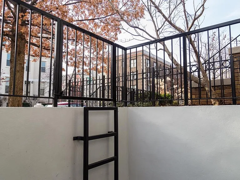 1443 Euclid St NW — Photo 16