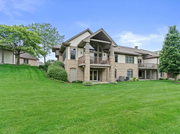 7510 West Tuckaway Pines CIRCLE, Franklin, WI 53132