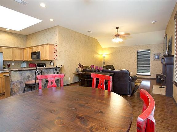 5th image of 731 Meghann Ln