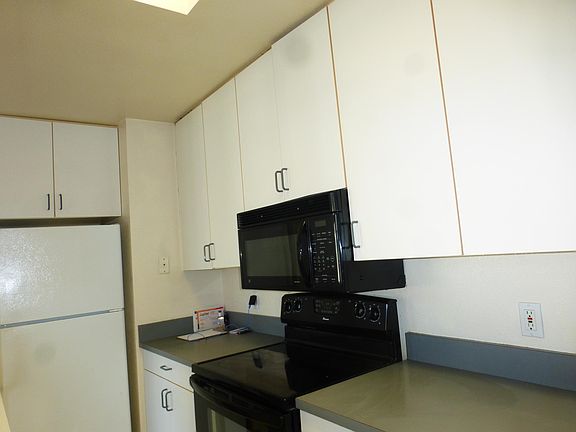 5th image of 1310 Fulton St #31