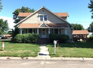 204 E 5th St, Ainsworth, NE 69210
