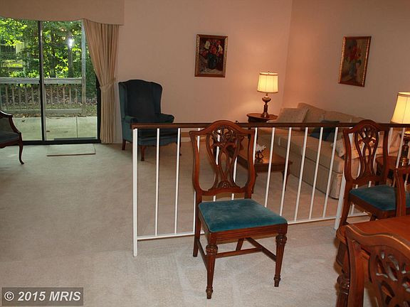5th image of 860 Clubhouse Village Vw